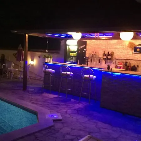 Διαμέρισμα Garden-view *
